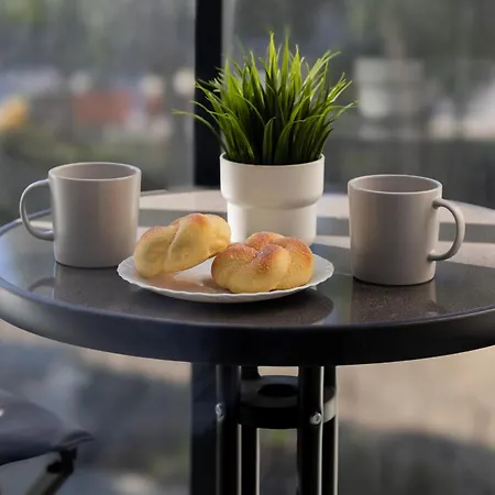 Modern Studio Zupnicza With Parking By Renters Warsaw