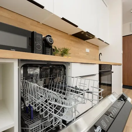 Modern Studio Zupnicza With Parking By Renters